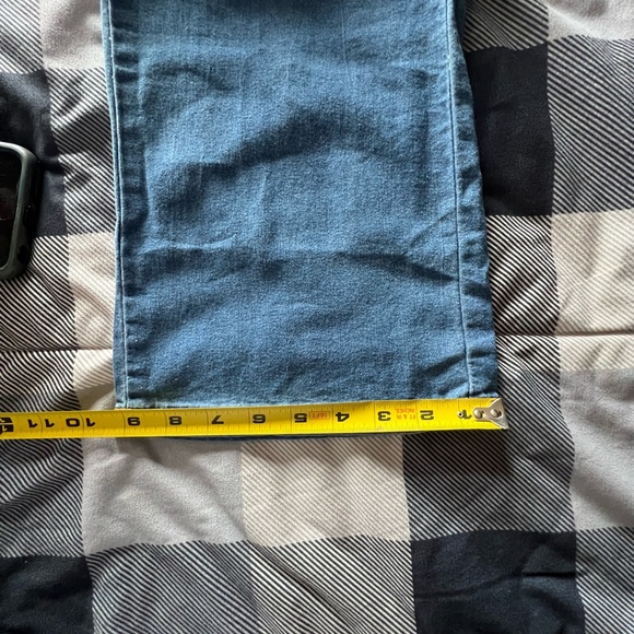 New jeans size large, never worn - Picture 6 of 10